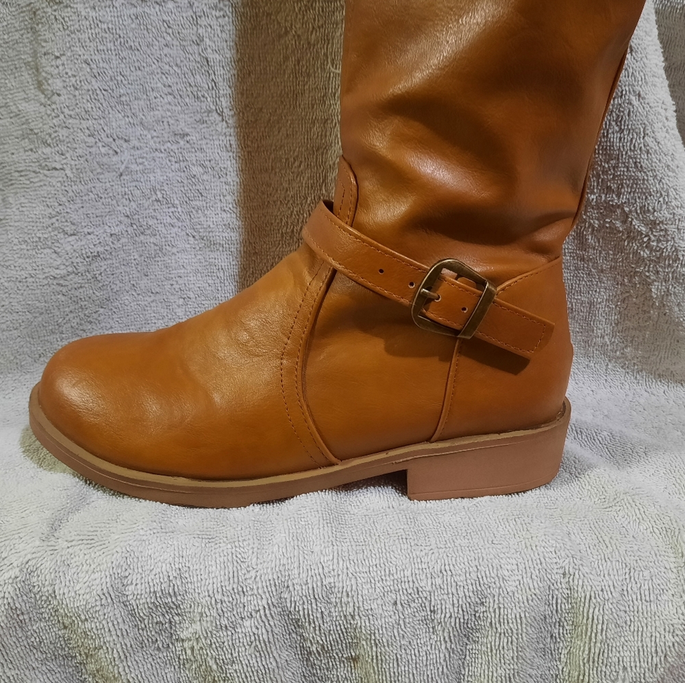 Womens size 8 brown boots GREAT CONDITION